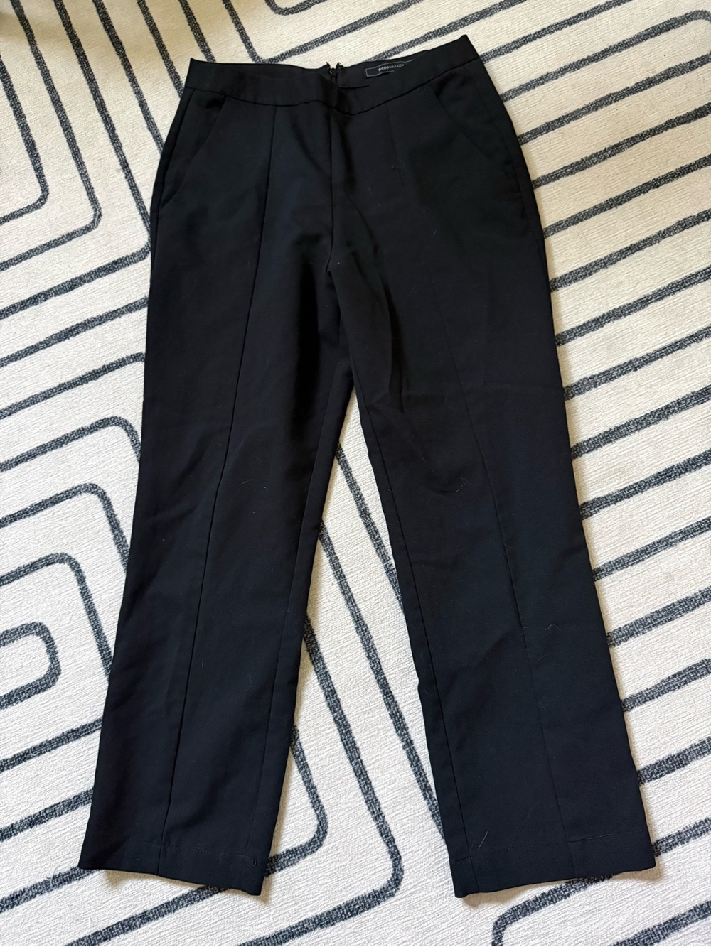 BCBGMazAzria Cropped Black Pants
